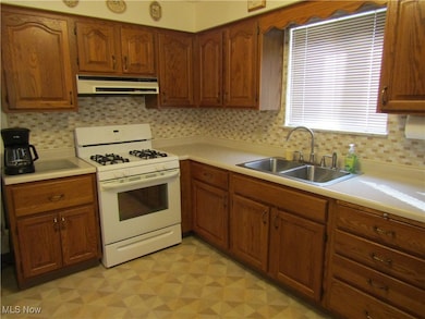 131 Forest Rd, Weirton, WV 26062 - photo 6