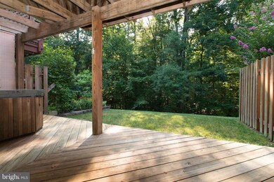 8039 Galla Knoll Cir, Springfield, VA 22153 - photo 7