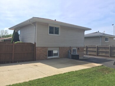 18005 Olympia Dr, Country Club Hills, IL 60478 - photo 2