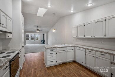 202 S Valley Dr, Nampa, ID 83686 - photo 6