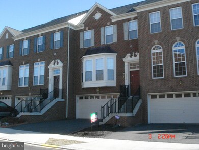 18246 Camdenhurst Dr, Gainesville, VA 20155 - photo 2