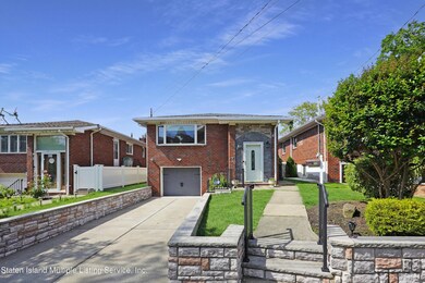 219 Kemball Ave, Staten Island, NY 10314 - photo 2