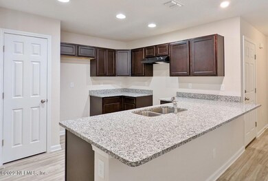 1283 Pangola Dr, Jacksonville, FL 32205 - photo 4