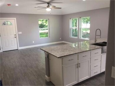 929 W Collins St, Denison, TX 75020 - photo 5