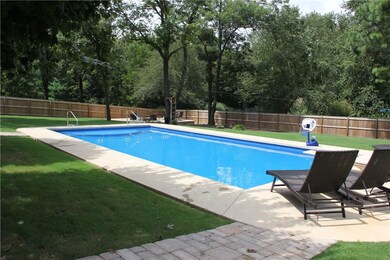 You're sure to love this stunning, new, heated div