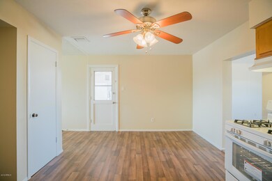 7932 W Mitchell Dr, Phoenix, AZ 85033 - photo 4