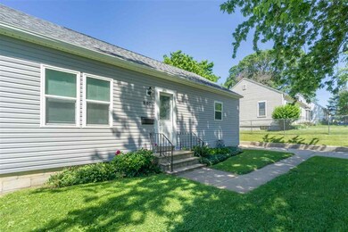 840 Maxwell St, Waterloo, IA 50701 - photo 3