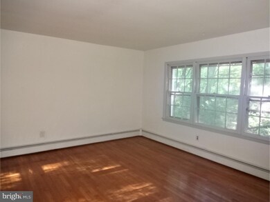 18 Cemetery Ln, Schwenksville, PA 19473 - photo 2