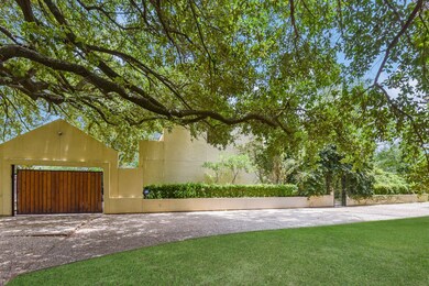 1 Rain Hollow Place, Houston, TX 77024 - photo 3