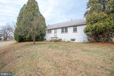 1300 Kirks Ln, Dresher, PA 19025 - photo 4