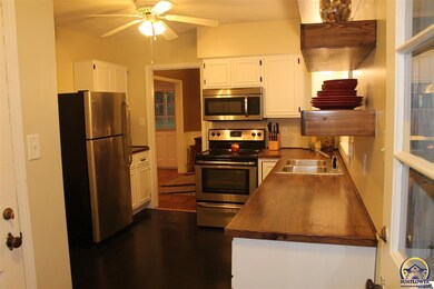 1725 SW Webster Ave, Topeka, KS 66604 - photo 2