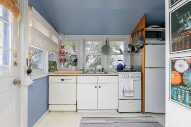 24A Myrtle Ave South Portland-large-005-