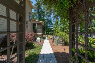 006_Side Yard