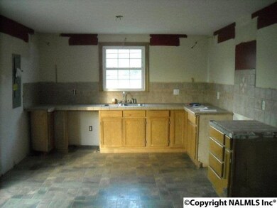 445 Parker Point Rd, Grant, AL 35747 - photo 3