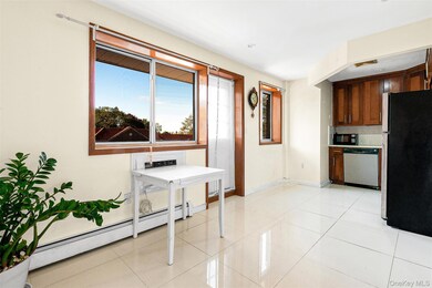 64-63 Austin St unit 3A, Rego Park, NY 11374 - photo 7