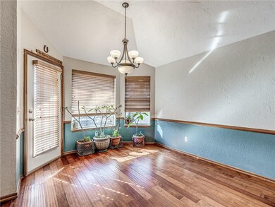 1008 NE 25th St, Moore, OK 73160 - photo 7