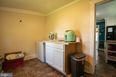 118 E Avon Rd, Brookhaven, PA 19015 - photo 5