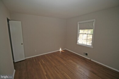 18913 Abbotsford Cir, Germantown, MD 20876 - photo 6