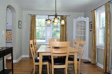 370 N Highland Ave, Elmhurst, IL 60126 - photo 4