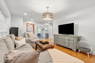 42 Myrtle Ave, Newburyport, MA 01950 - photo 7