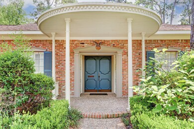 10003 Pine Forest Rd, Houston, TX 77042 - photo 2