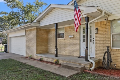 208 N Chambers Trail, Claremore, OK 74017 - photo 4