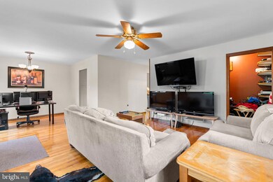 6045 Claire Dr, Elkridge, MD 21075 - photo 7