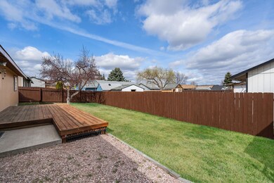 2247 SW 33rd St, Redmond, OR 97756 - photo 4