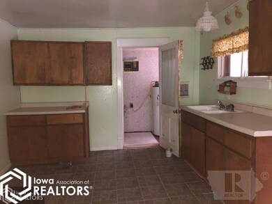 315 N Adams St, Osceola, IA 50213 - photo 5