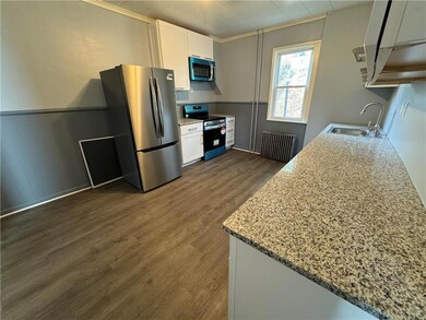 208 S Walnut St, Slatington, PA 18080 - photo 5