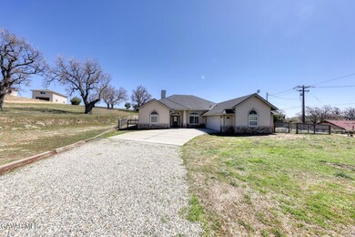24500 Jacaranda Dr, Tehachapi, CA 93561 - photo 2
