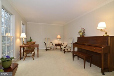 2943 Fort Lee St, Herndon, VA 20171 - photo 4