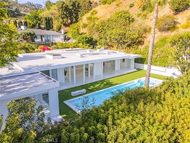 1046 N Hillcrest Rd, Beverly Hills, CA 90210 - photo 3