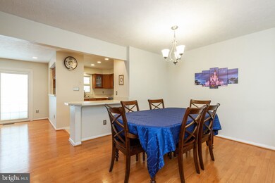 14075 Winding Ridge Ln, Centreville, VA 20121 - photo 3