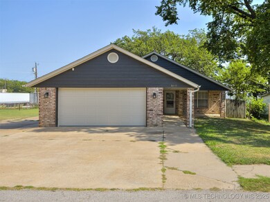1017 E Pfendler Ave, Sapulpa, OK 74066 - photo 3