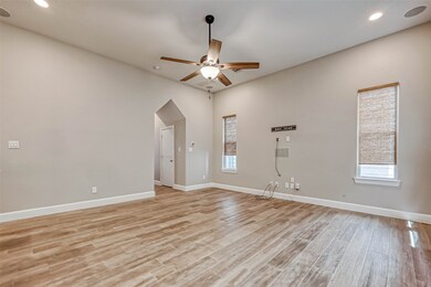 508 W Donovan St unit E, Houston, TX 77091 - photo 7
