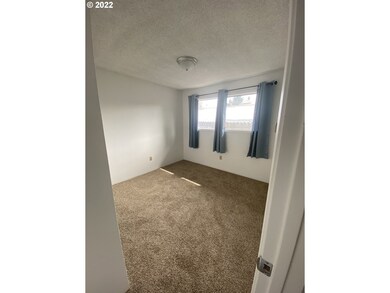 314 NE Faulconer St, Sheridan, OR 97378 - photo 4