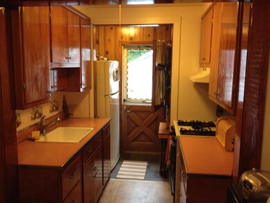 16 Glenwood Rd, Albany, NY 12204 - photo 5