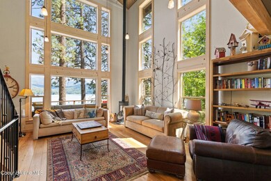 Inside-Spokane-Bob Worst-3