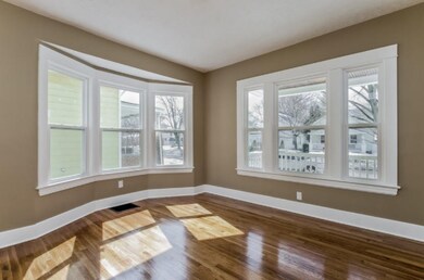 006-Living_Room-877172-mls