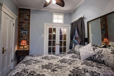 1721 bedroom