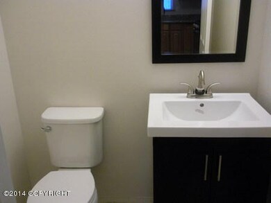 11800_alderwood_halfbath
