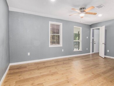 721 Doverside St unit 4, Houston, TX 77022 - photo 3