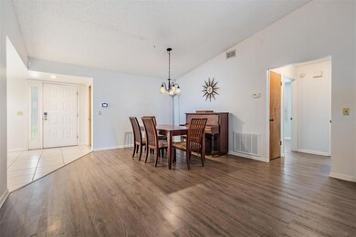 2326 Forrest Crest Cir, Lutz, FL 33549 - photo 5