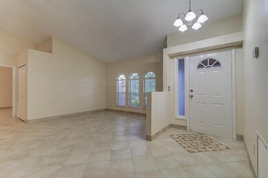 702 SW McCullough Ave-7