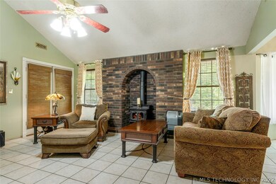 14995 E Lake Dr unit B, Claremore, OK 74017 - photo 6