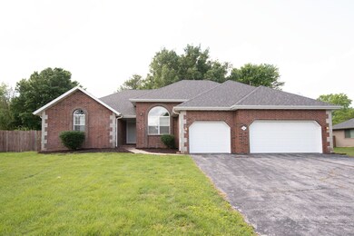 2081 N Preakness Dr, Nixa, MO 65714 - photo 2