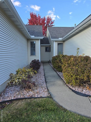 9417 Linda Dr, Davison, MI 48423 - photo 3