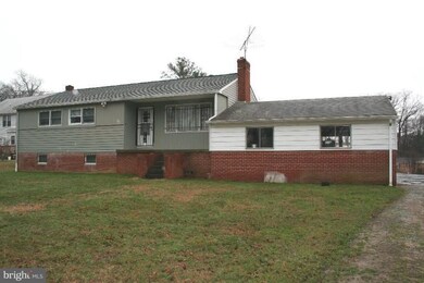 1102 Centennial Dr, Fort Washington, MD 20744 - photo 2