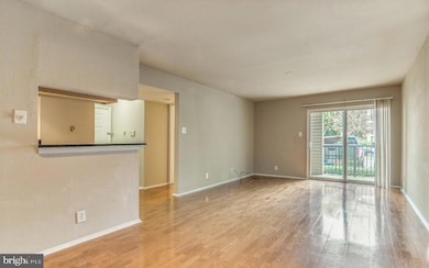 3305 Wyndham Cir unit 156, Alexandria, VA 22302 - photo 5